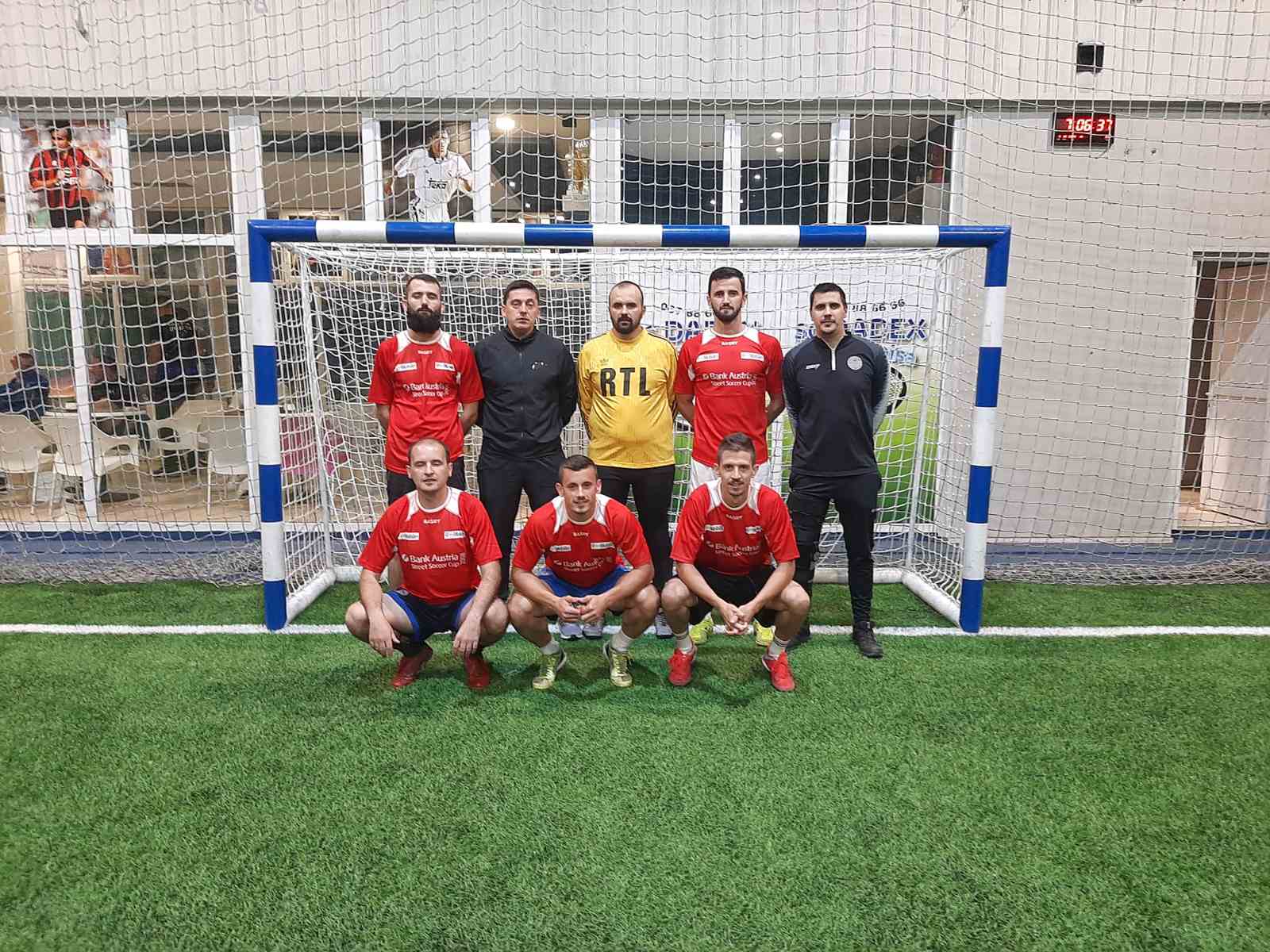Odigrani su prvi mečevi 1/8 finala.